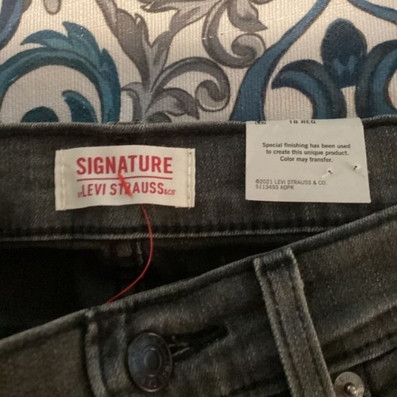 Signature Levi Strauss Black Distressed Boys Jeans Size 18 Reg New [NWT] - Picture 5 of 8